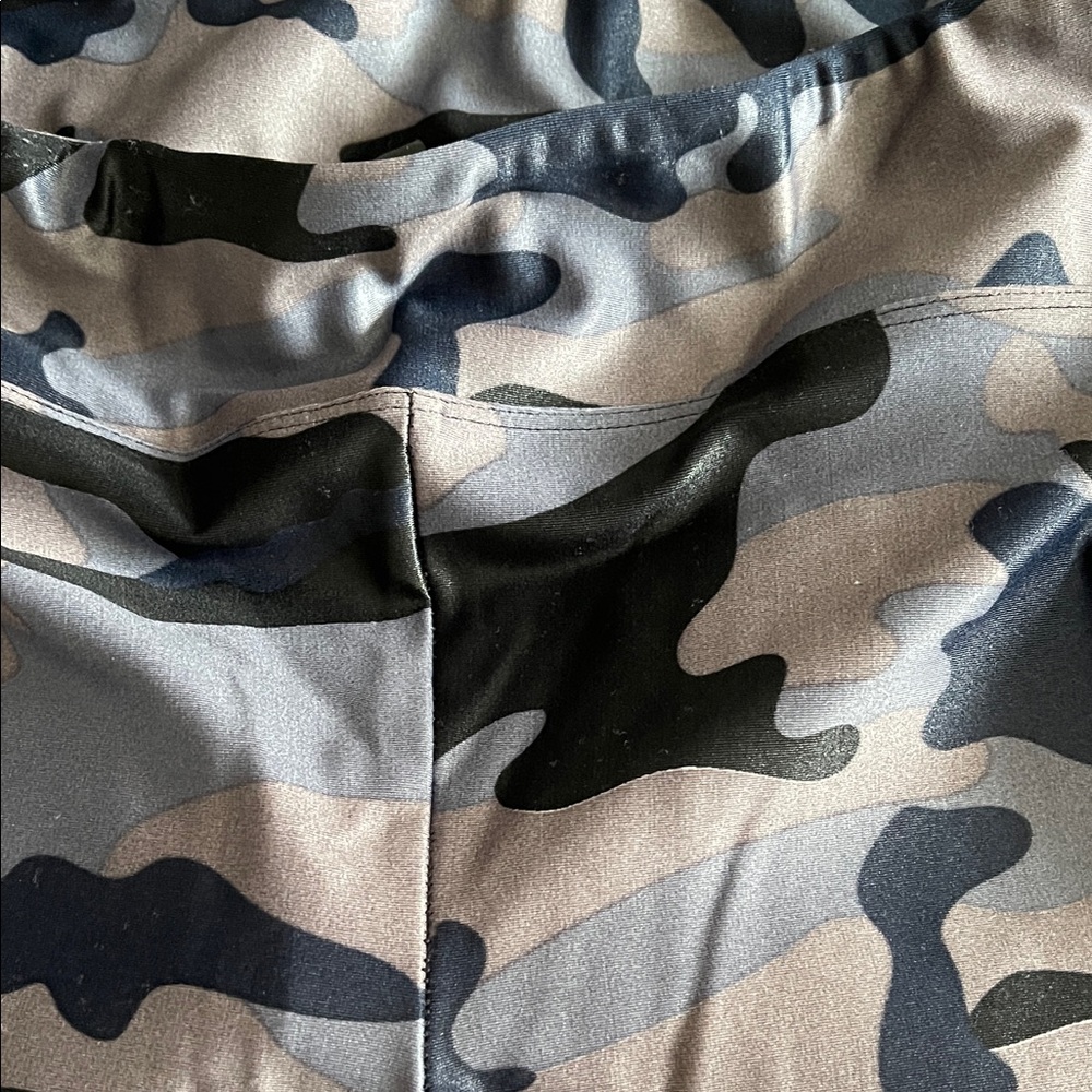 KORAL Lustrous High Rise Camo Leggings midnight camo S